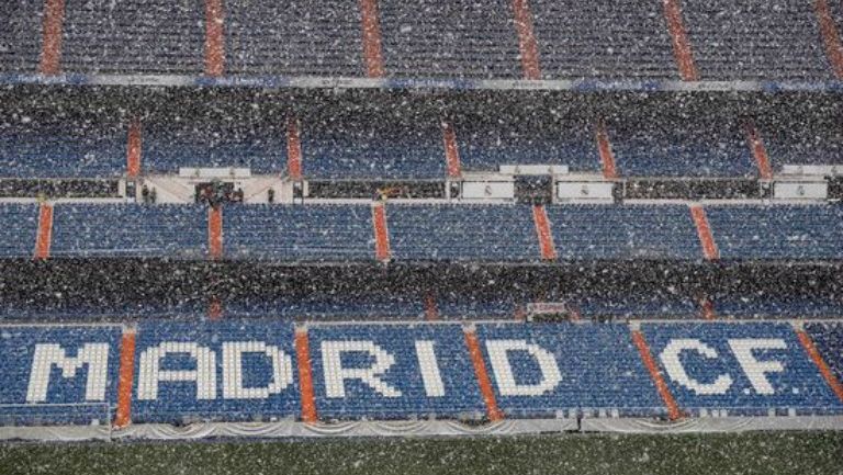  Santiago Bernabéu en plena nevada