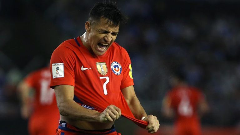 Alexis Sánchez grita en el juego de Chile contra Argentina