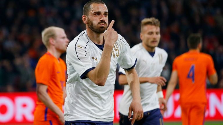 Leonardo Bonucci festeja su tanto frente a Holanda