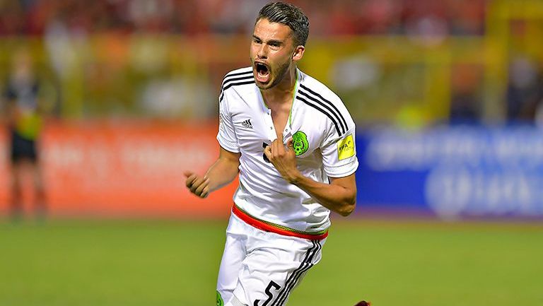 Diego Reyes festeja a todo pulmón gol de la victoria contra Trinidad y Tobago