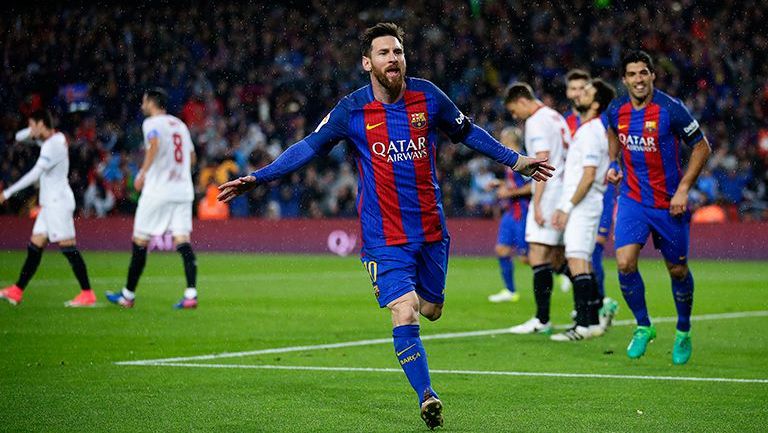Messi festeja su primer gol contra Sevilla