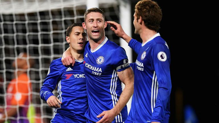 Eden Hazard y compañeros festejan un gol contra Manchester City