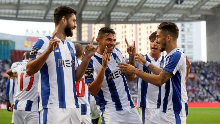 Tiquinho Soares festeja su gol contra el Belenenses