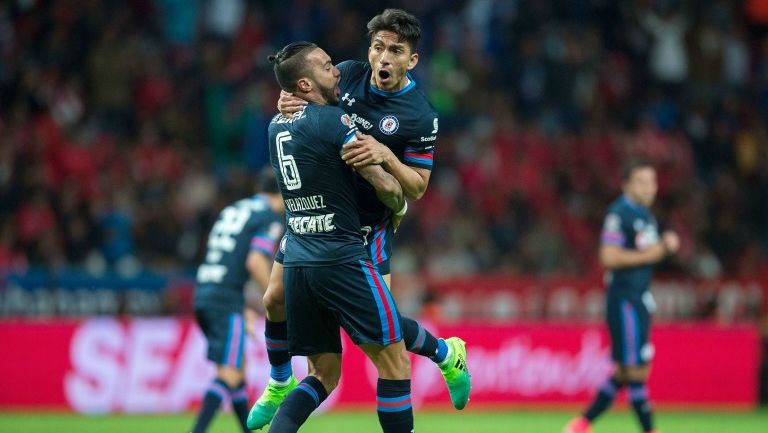 Ángel Mena celebrando su gol frente a Toluca