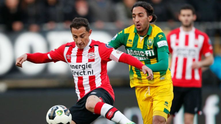 Andrés Guardado durante el partido contra ADO Den Haag