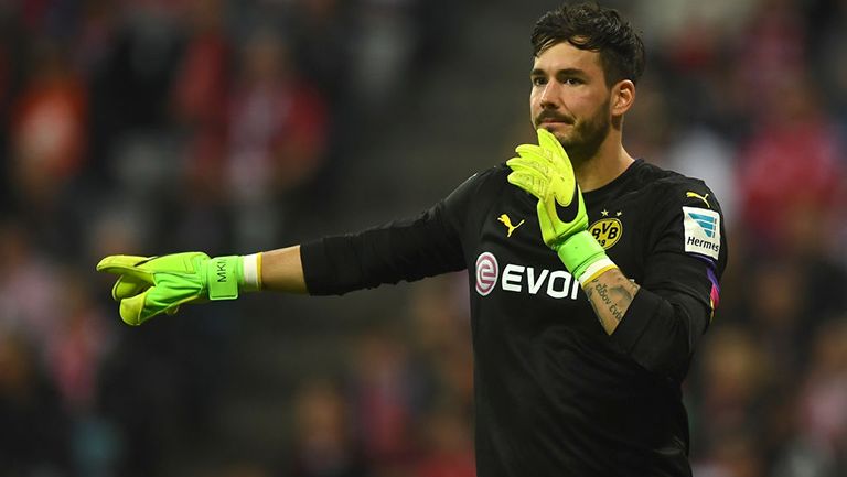Roman Bürki da indicaciones en juego del Dortmund