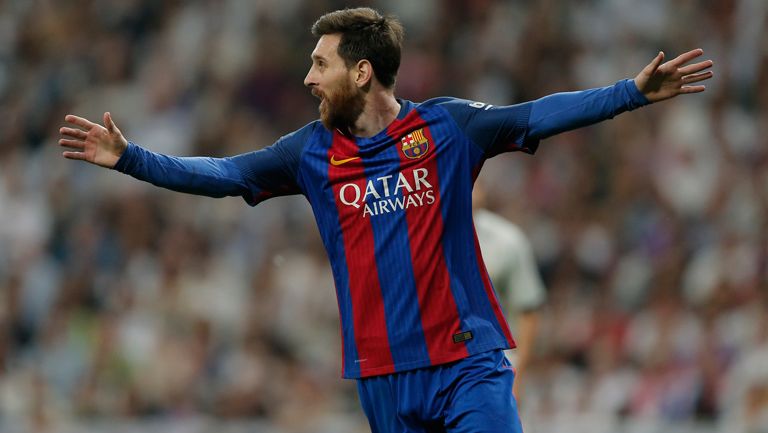 Messi celebra un tanto contra el Real Madrid en el Bernabéu 