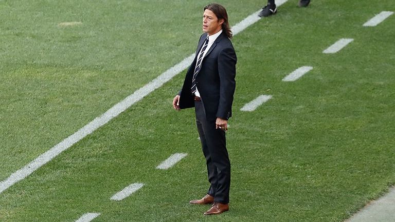 Almeyda observa el partido de Chivas contra León