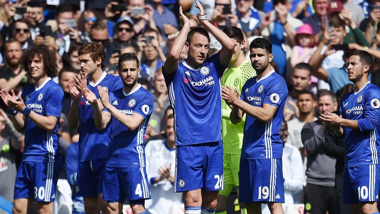 John Terry se despide de la afición blue en Stamford Bridge 