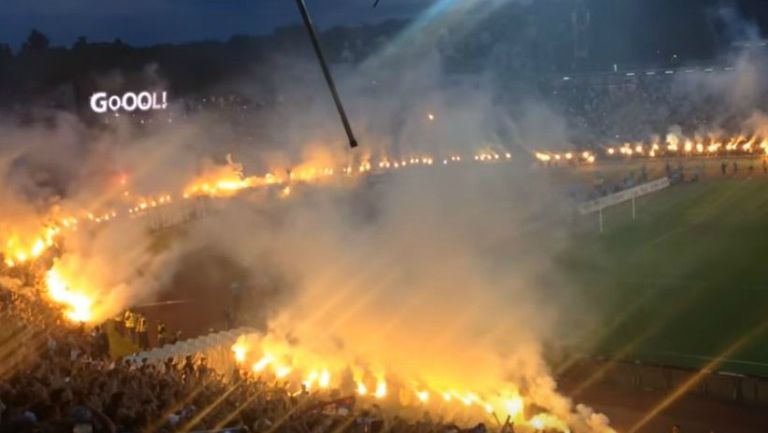 Anillo de fuego que prendieron los seguidores del Partizán en el Stadion Partizana