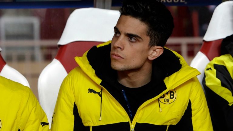 Marc Bartra luce pensativo en un duelo del Dortmund
