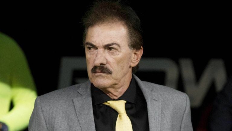 Ricardo La Volpe, durante un partido del América