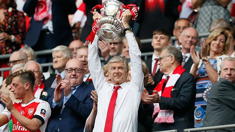 Wenger levanta el título de FA Cup tras vencer al Chelsea 