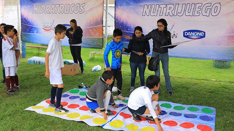 Niños participan en dinámica durante programa 'Campeones de la Salud'