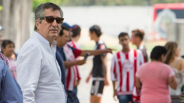 Jorge Vergara en un entrenamiento de Chivas