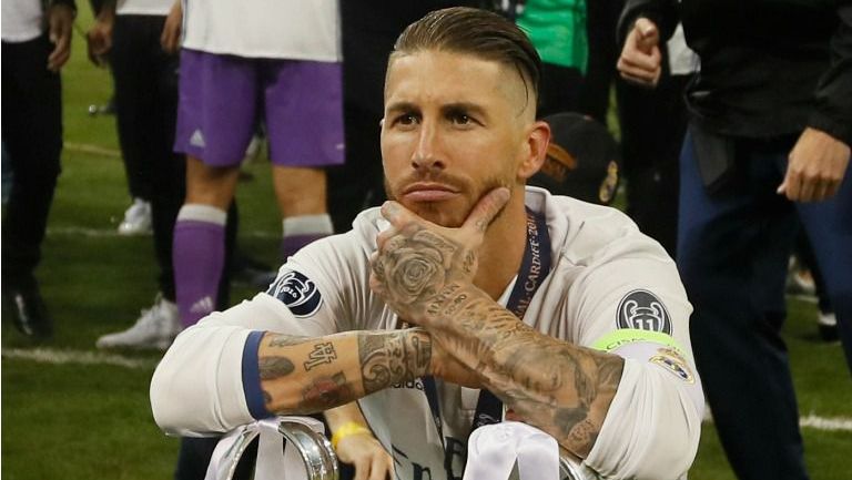Ramos posa para una foto tras al campeonato del Real Madrid