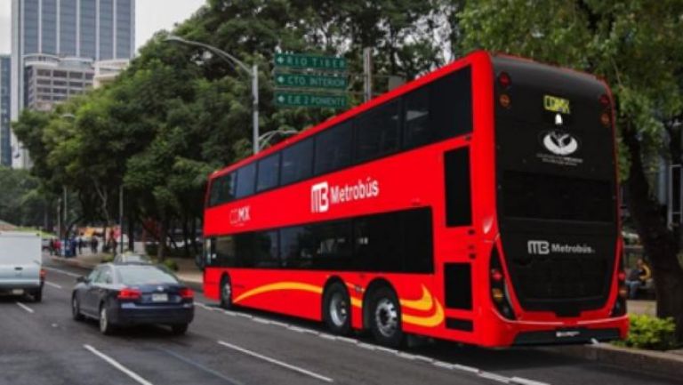 Autobuses de doble piso que operarán en la Línea 7 en Paseo de la Reforma