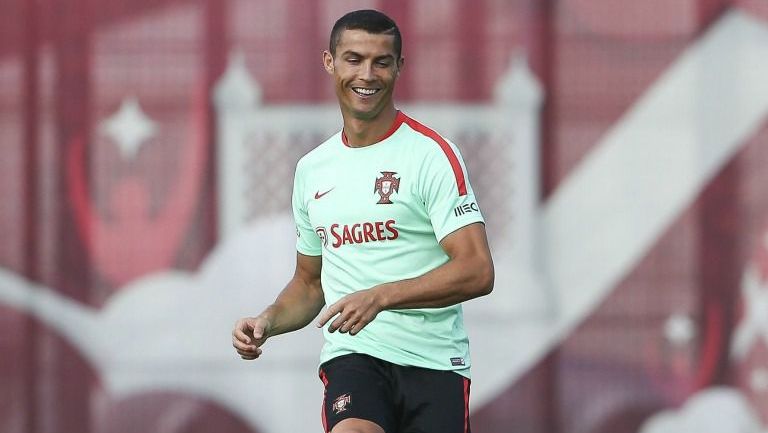 CR7 sonríe en un entrenamiento de la selección de Portugal