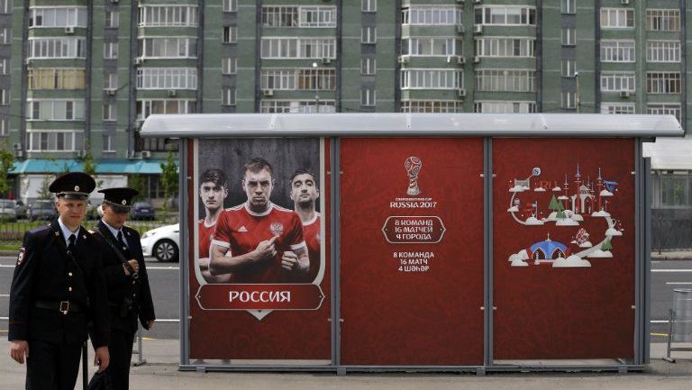 Cartel que anuncia la Copa Confederaciones en Rusia