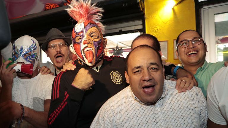 Argenis y Psycho Clown festejan el triunfo del Tri