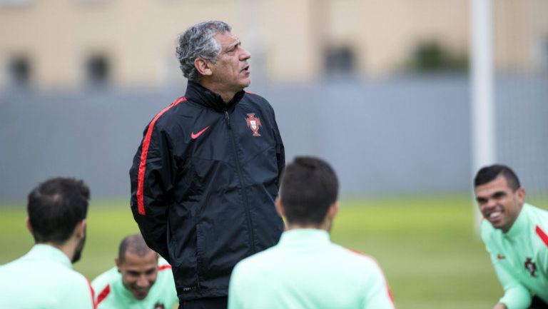 Fernando Santos, durante el entrenamiento de Portugal 