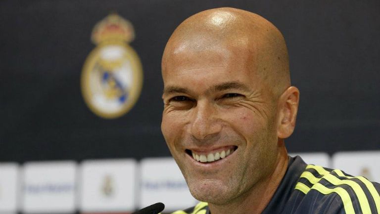 Zidane durante una conferencia de prensa del Real Madrid 