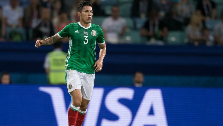 Carlos Salcedo, durante el juego contra Nueva Zelanada