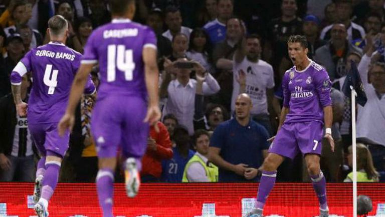 Cristiano Ronaldo festeja un gol con Real Madrid