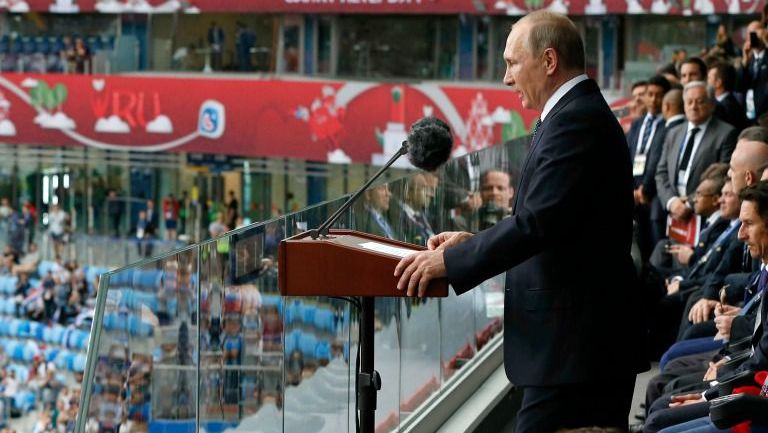Vladímir Putin, durante el juego inaugural de la Confederaciones