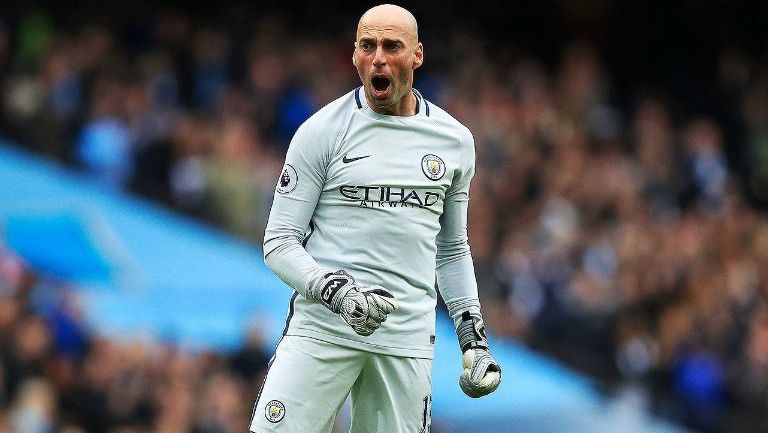 Willy Caballero festeja un gol del Manchester City