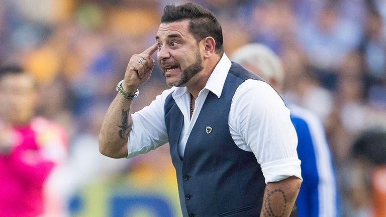 Antonio Mohamed, durante los Cuartos de Final contra Tigres 