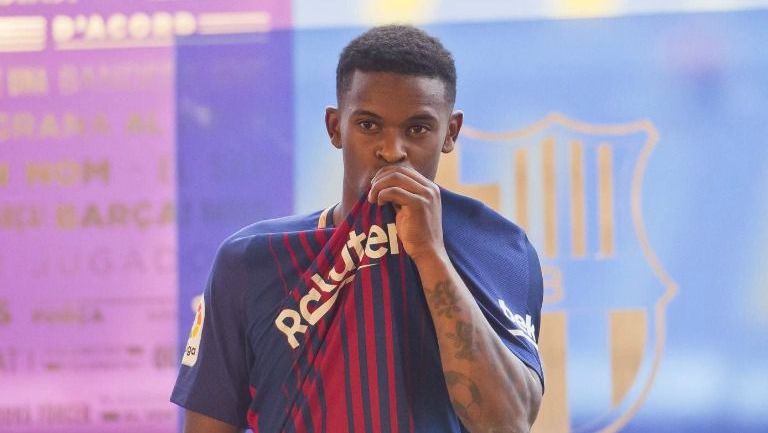 Semedo besa el escudo del Barcelona