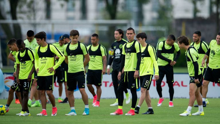 Los jugadores de las Águilas en una sesión de entrenamiento en Coapa