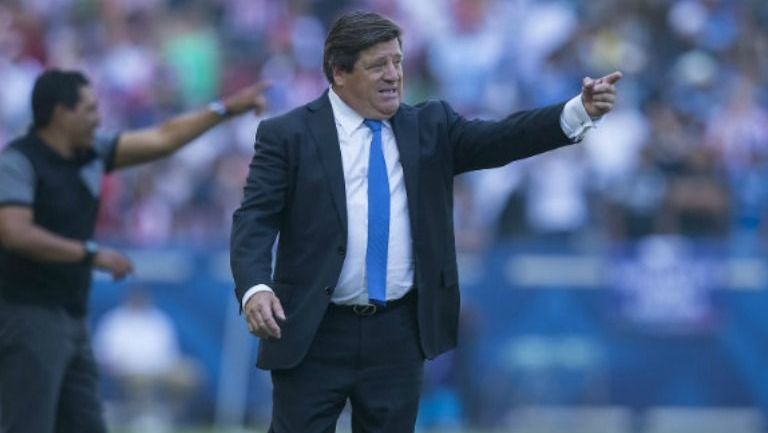 Miguel Herrera, en el juego entre América y Gallos de la Supercopa MX
