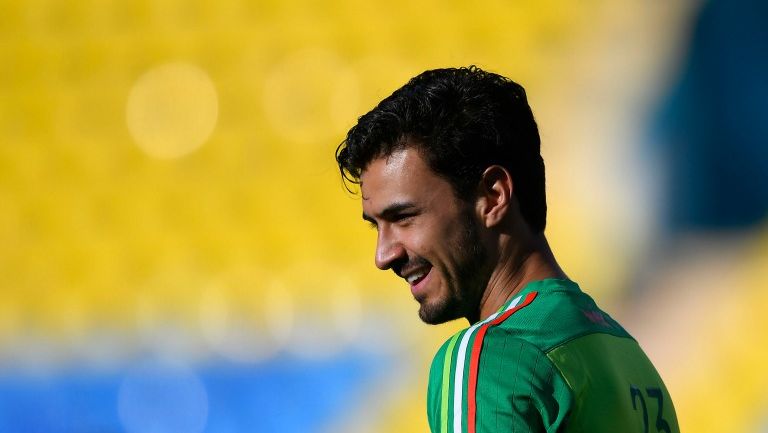 Oswaldo Alanis durante el entrenamiento de la Selección Nacional de México