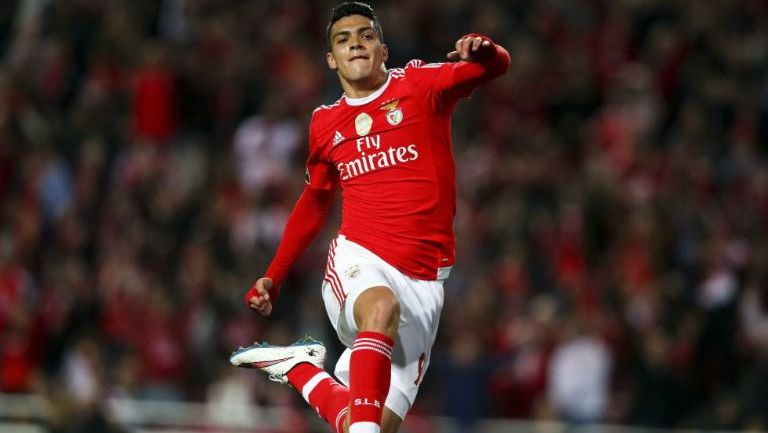 Jiménez festeja una anotación con Benfica