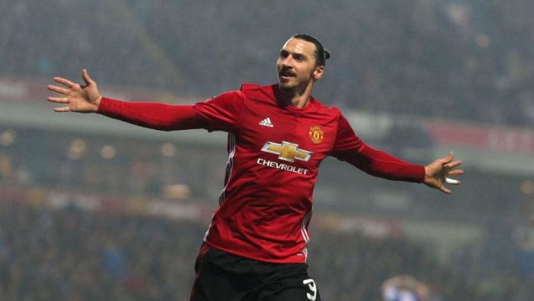 Zlatan festeja un gol con el Manchester United