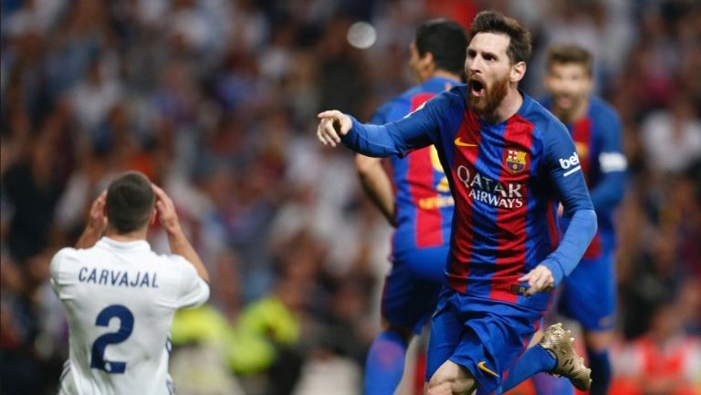 Messi celebra un gol en El Clásico de la campaña 2016-17
