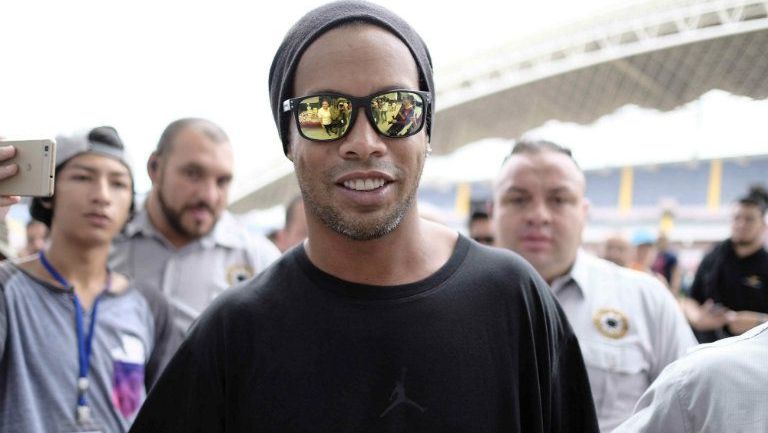 Ronaldinho a su llegada a El Salvador 