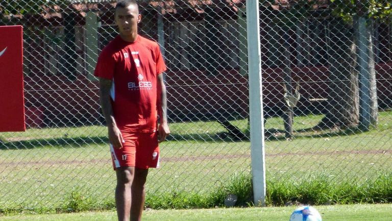 Alejandro Romero Gamarra en entrenamiento con Huracán