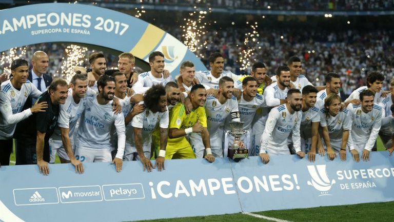 Real Madrid festeja triunfo de la Supercopa de España