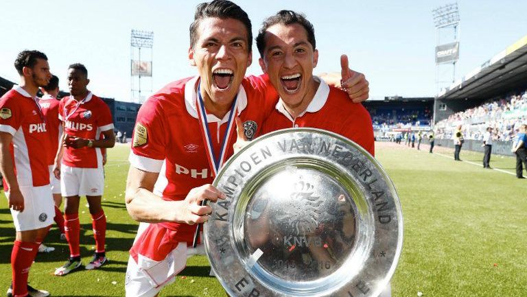 Héctor Moreno y Andrés Guardado festejan título del PSV