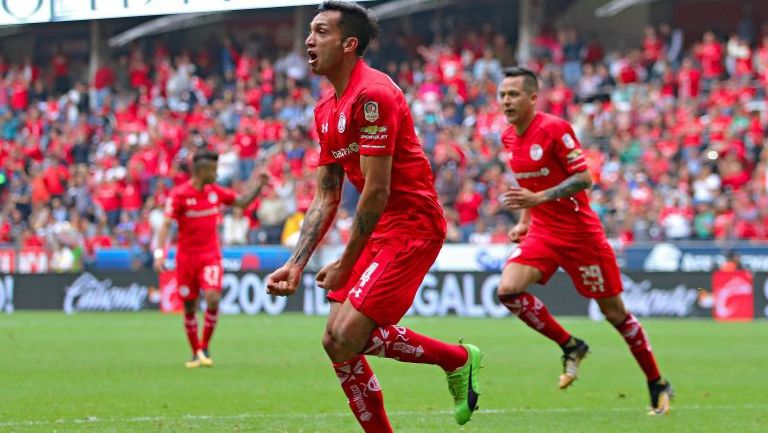 Perg celebra su gol contra Puebla en el Nemesio Diez