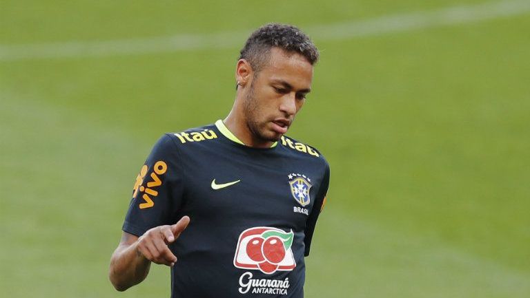 Neymar, durante un entrenamiento de la selección de Brasil 