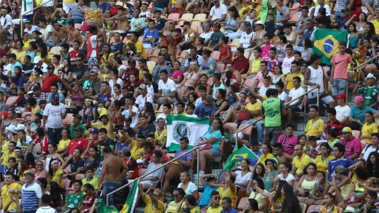 Aficionados brasileños, en la práctica de la Verdeamarelha en Manaus 