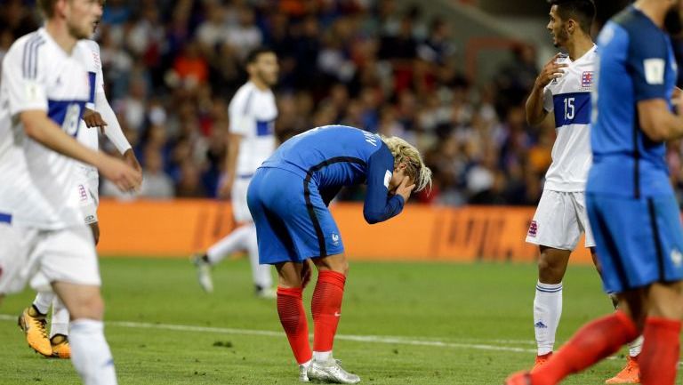 Griezmann, en lamento durante el juego entre Francia y Luxemburgo