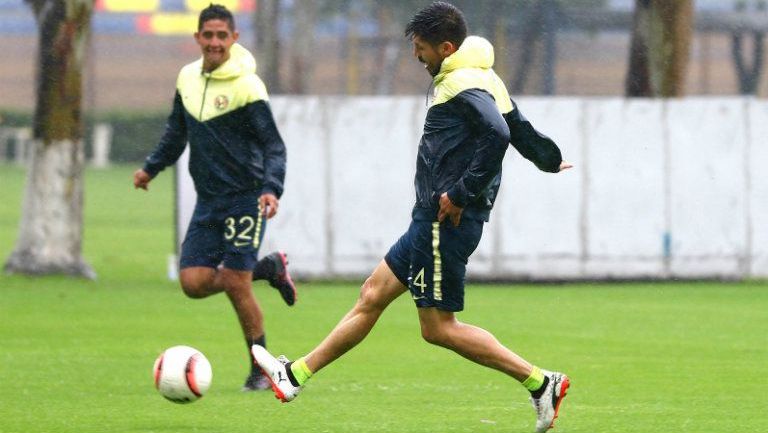 Oribe Peralta, durante el entrenamiento con América