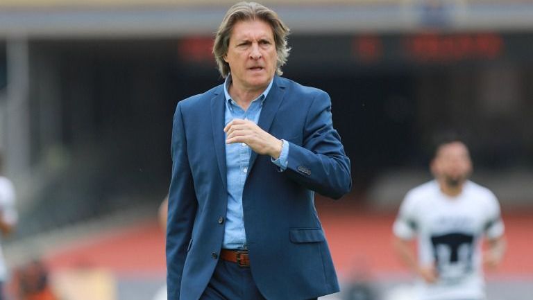 Sergio Egea, después de un juego de Pumas