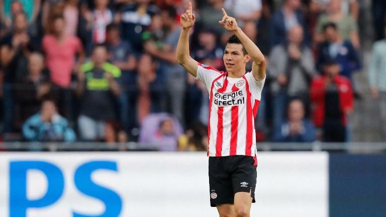 Lozano celebra un gol con el PSV