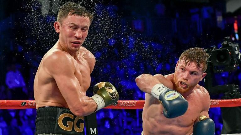 Gennady Golovkin recibe un fuerte golpe de Saúl 'Canelo' Álvarez